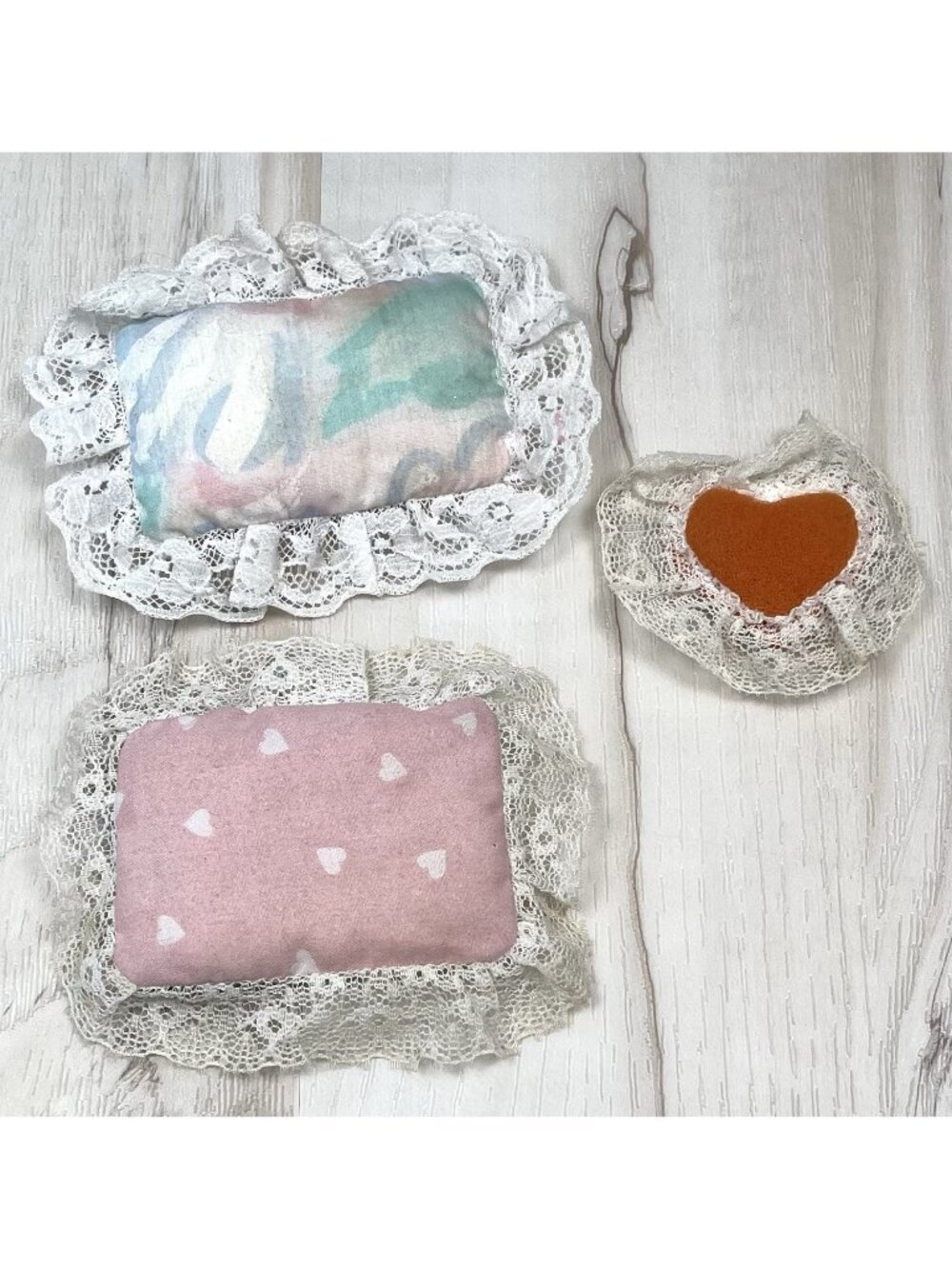 VTG Lot 3 MATTEL Barbie Dreamhouse Canopy Bed PILLOWS Pink Hearts Orange Lace